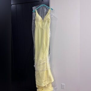 Elegant Yellow Evening Gown
